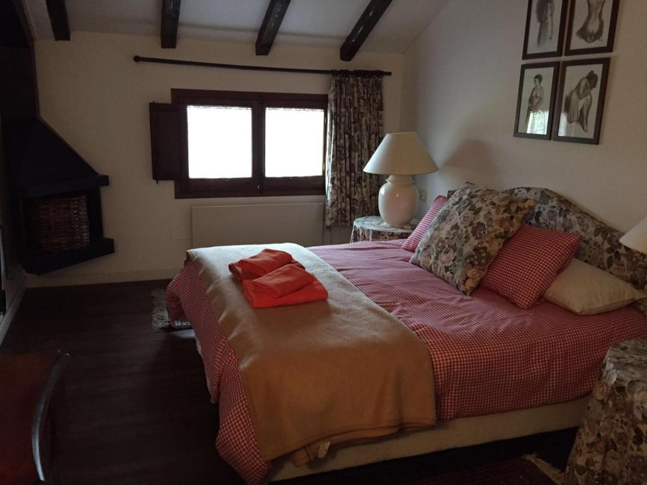Casa Adosada De Estilo Rustico En Guils Guils de Cerdana ภายนอก รูปภาพ